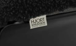 Nils Olsen Relaxsessel mit Schaffell Frederik | Black (Schwarz) -hoeffner Verkäufe 27403226 12 202012011634